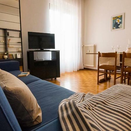 Joivy Welcoming 1Br Apt Next To Villa Olmo Como Buitenkant foto