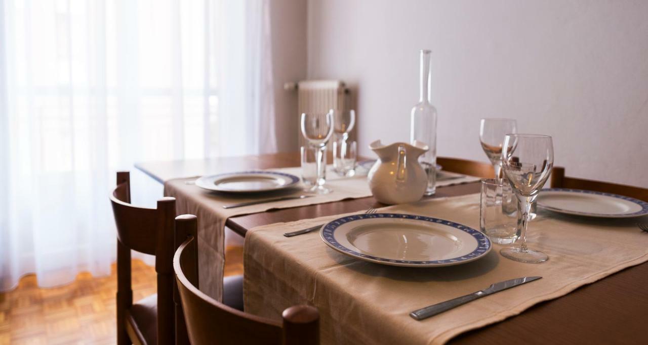 Joivy Welcoming 1Br Apt Next To Villa Olmo Como Buitenkant foto
