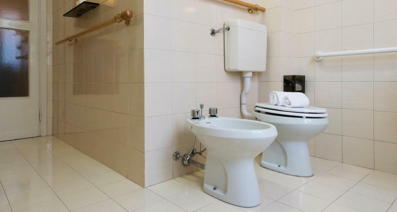 Joivy Welcoming 1Br Apt Next To Villa Olmo Como Buitenkant foto