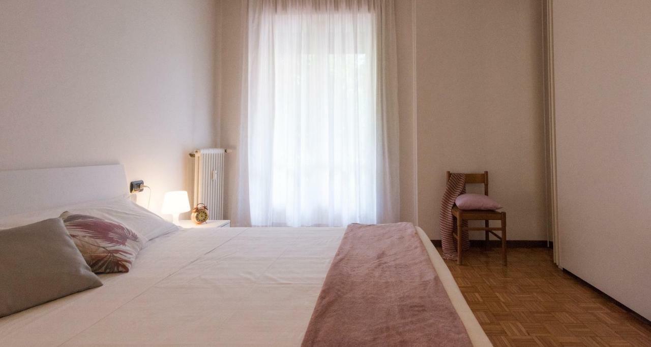 Joivy Welcoming 1Br Apt Next To Villa Olmo Como Buitenkant foto