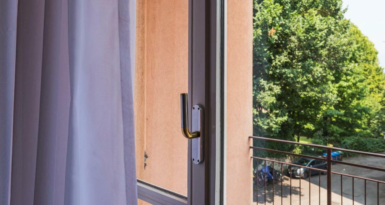 Joivy Welcoming 1Br Apt Next To Villa Olmo Como Buitenkant foto