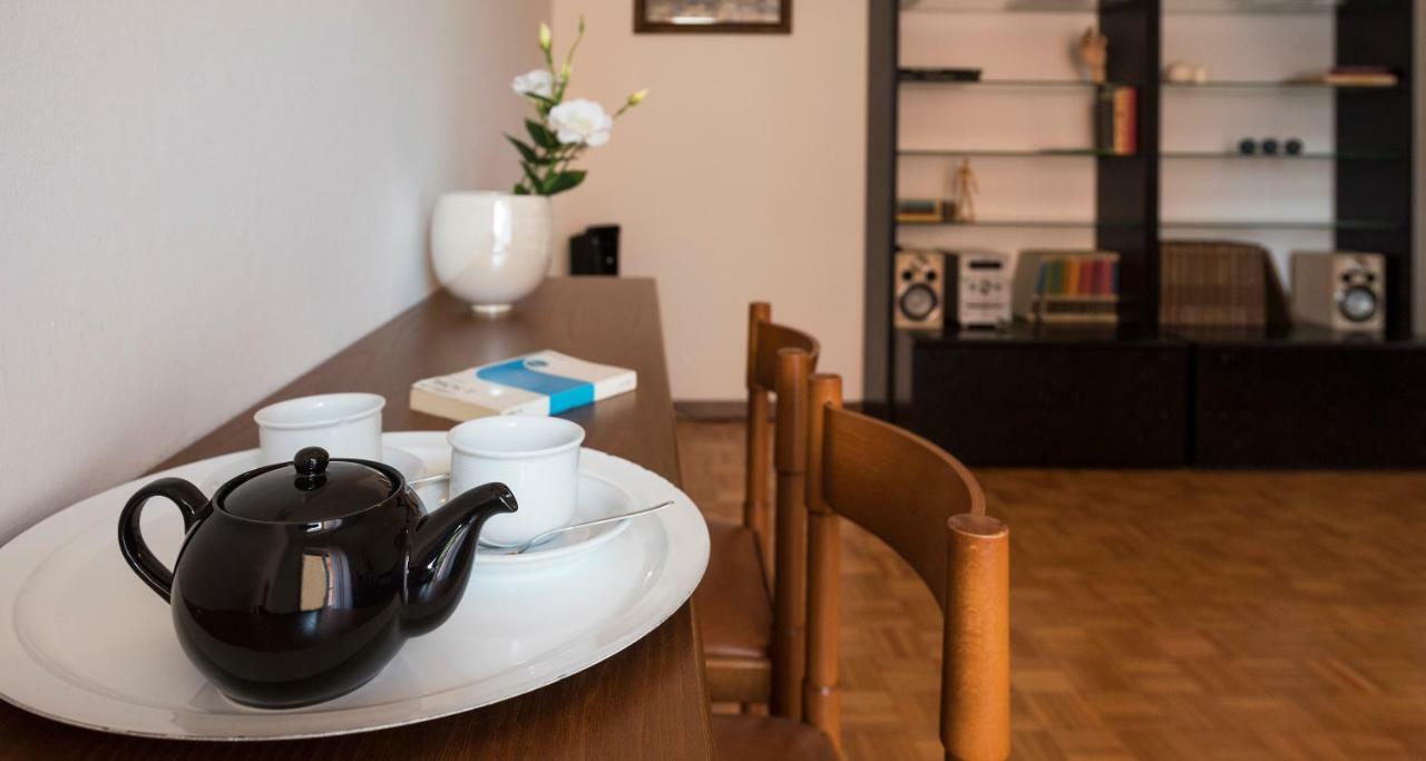 Joivy Welcoming 1Br Apt Next To Villa Olmo Como Buitenkant foto