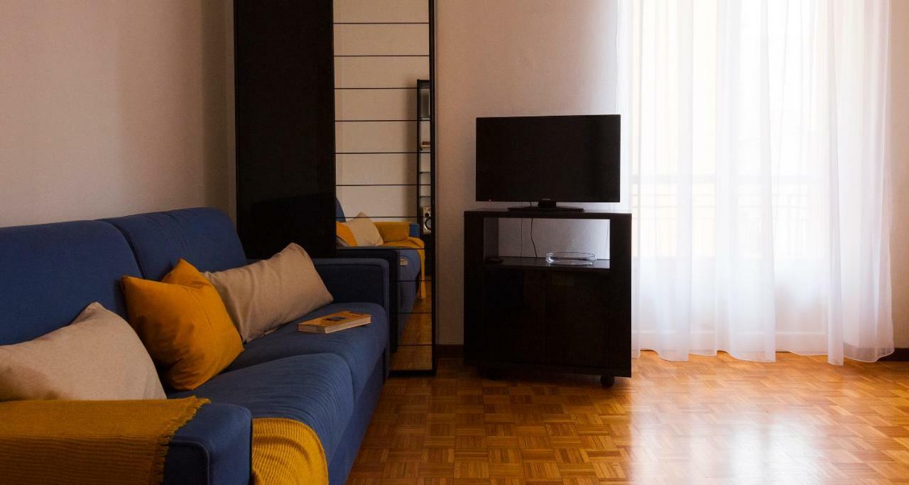 Joivy Welcoming 1Br Apt Next To Villa Olmo Como Buitenkant foto