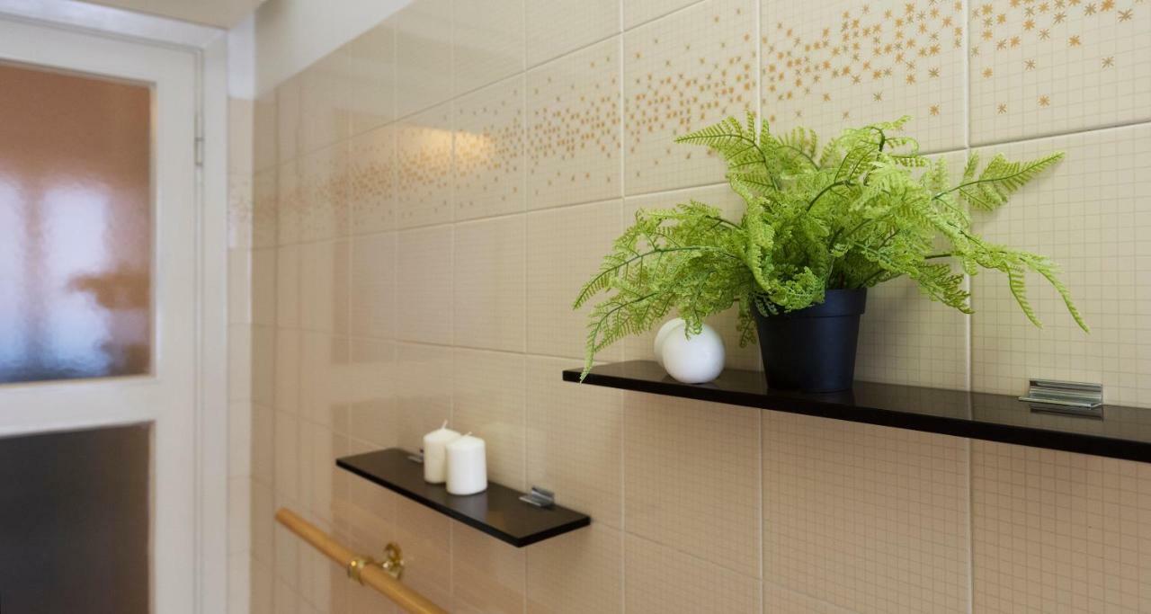 Joivy Welcoming 1Br Apt Next To Villa Olmo Como Buitenkant foto