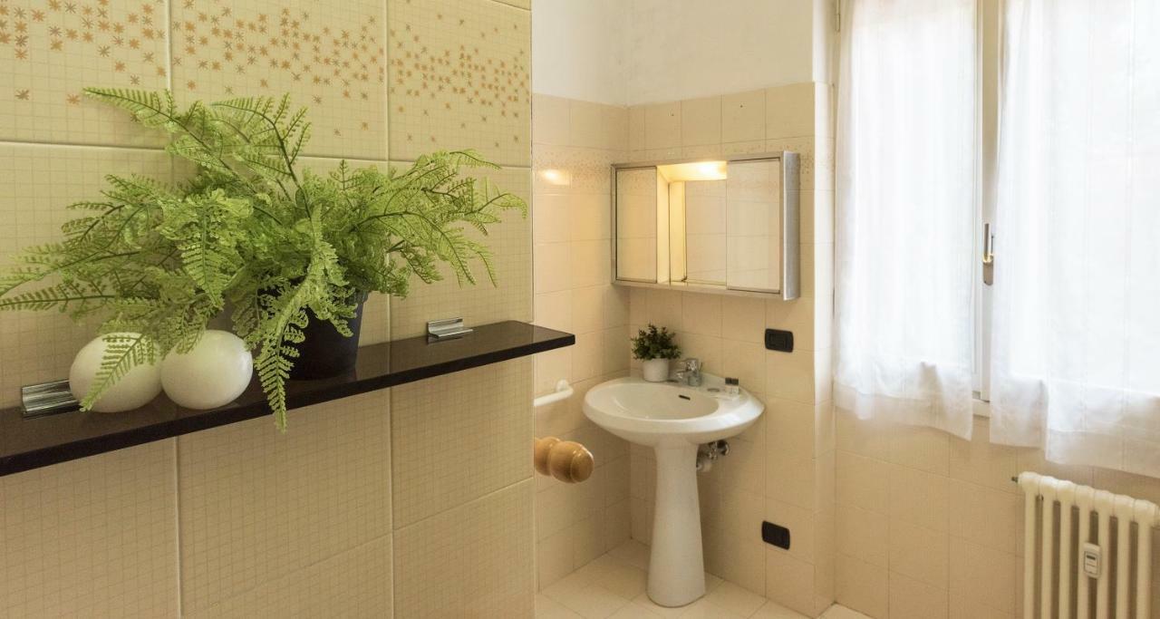 Joivy Welcoming 1Br Apt Next To Villa Olmo Como Buitenkant foto
